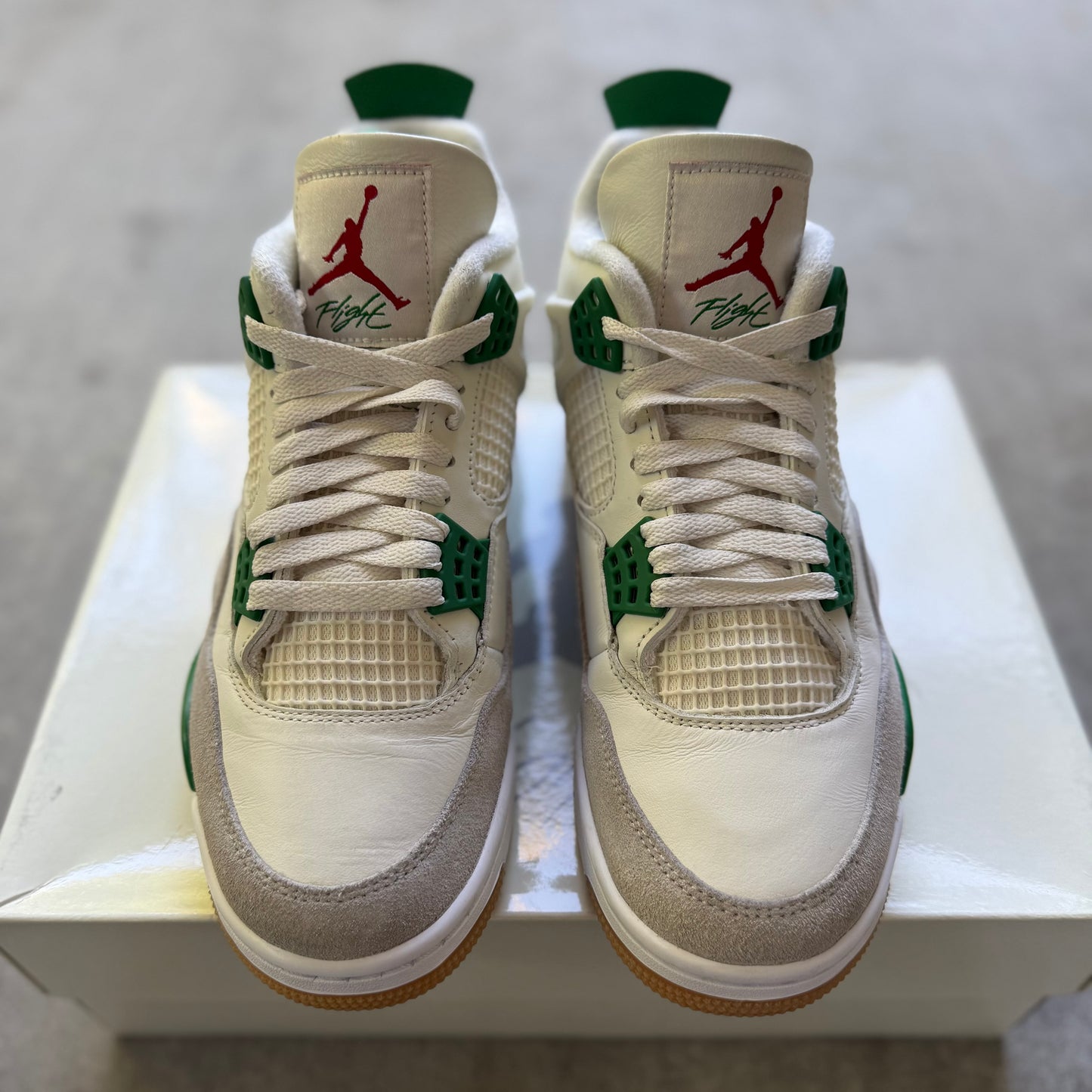 Size 7.5 - 2023 Nike Air Jordan 4 SB “Pine Green”