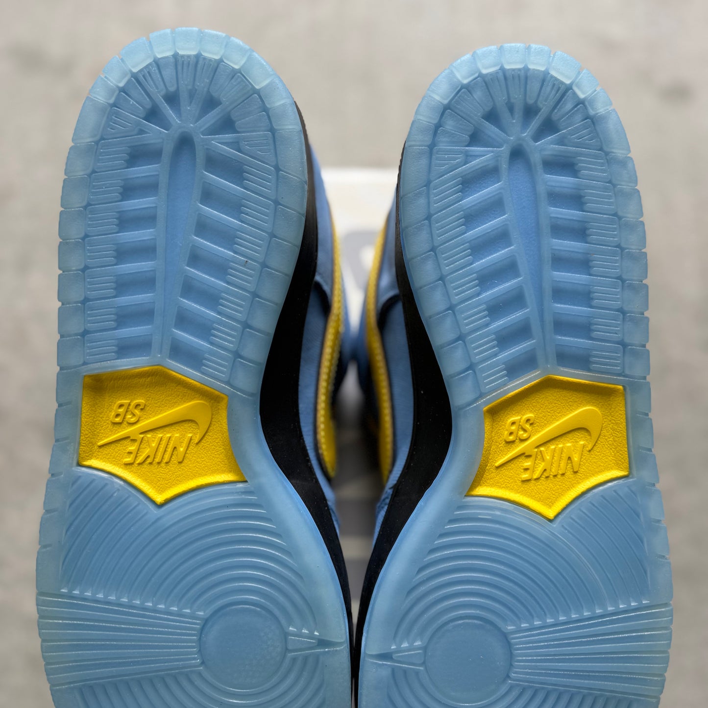 2023 Powerpuff Girls x Nike Dunk SB Low “Bubbles”