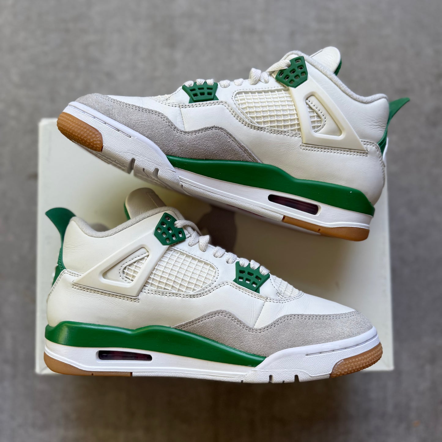 Size 7.5 - 2023 Nike Air Jordan 4 SB “Pine Green”