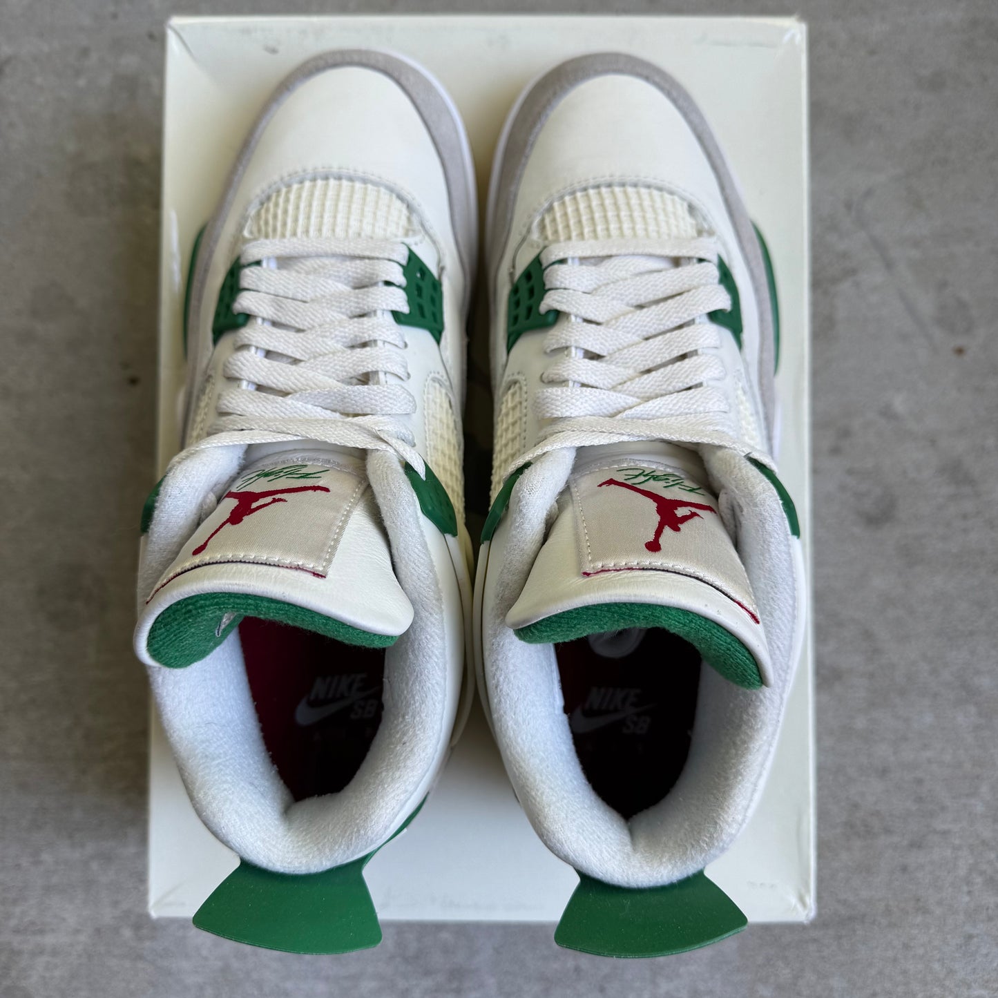Size 7.5 - 2023 Nike Air Jordan 4 SB “Pine Green”