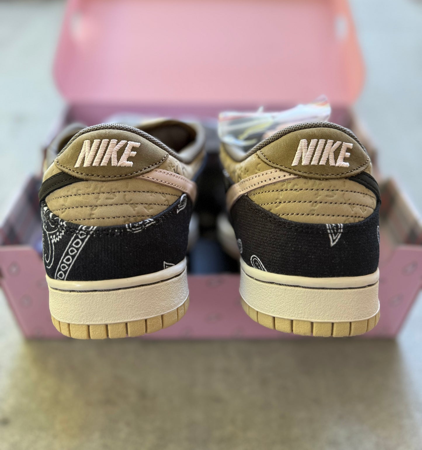 Size 11 - 2020 Travis Scott x Nike Dunk SB Low "Cactus Jack" Special Box