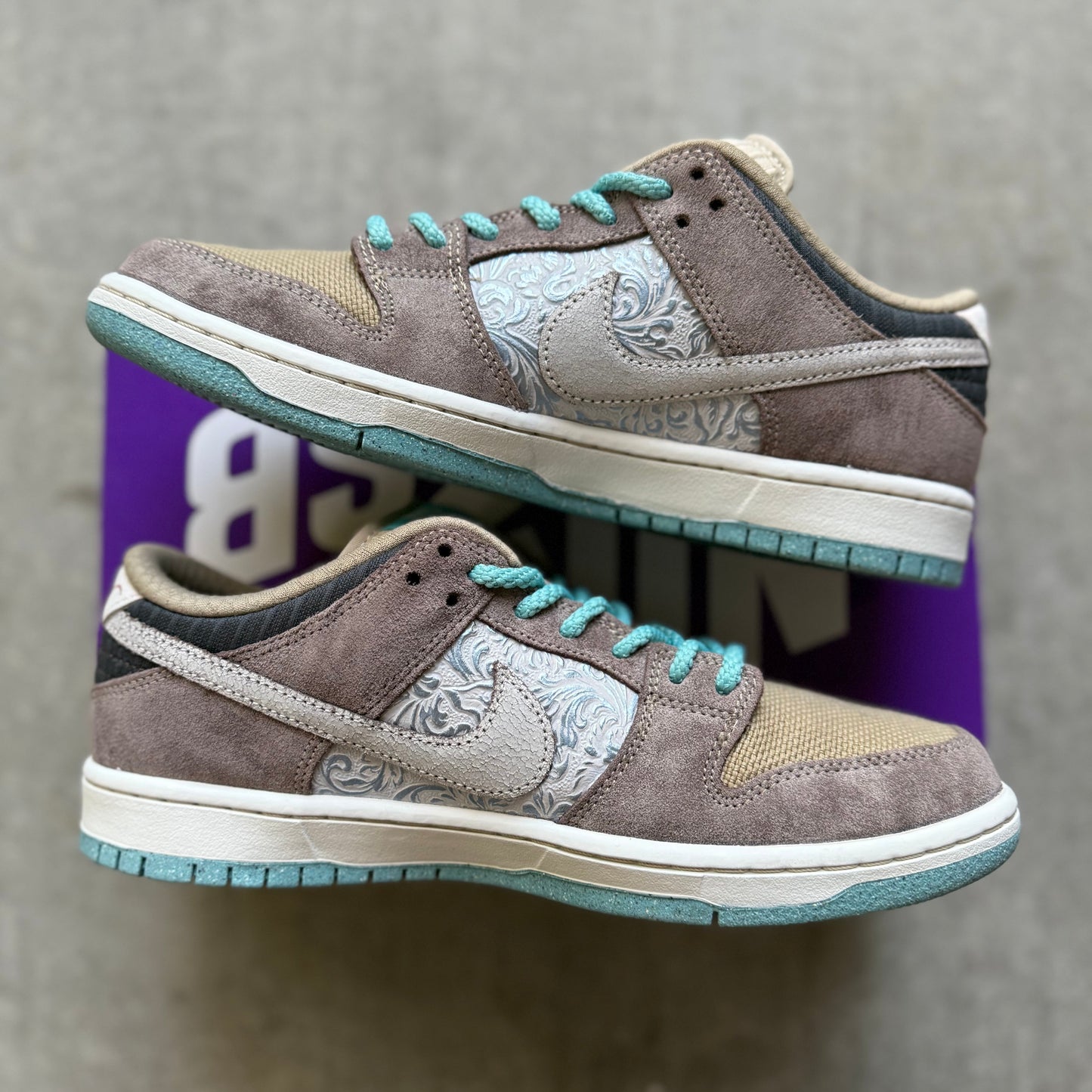 Size 9 -2024 Nike Dunk SB Low "Big Money Savings"