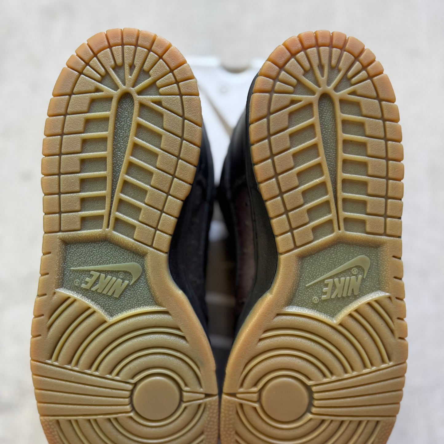 Size 9 - 2003 Nike Dunk SB Low "Ostrich"