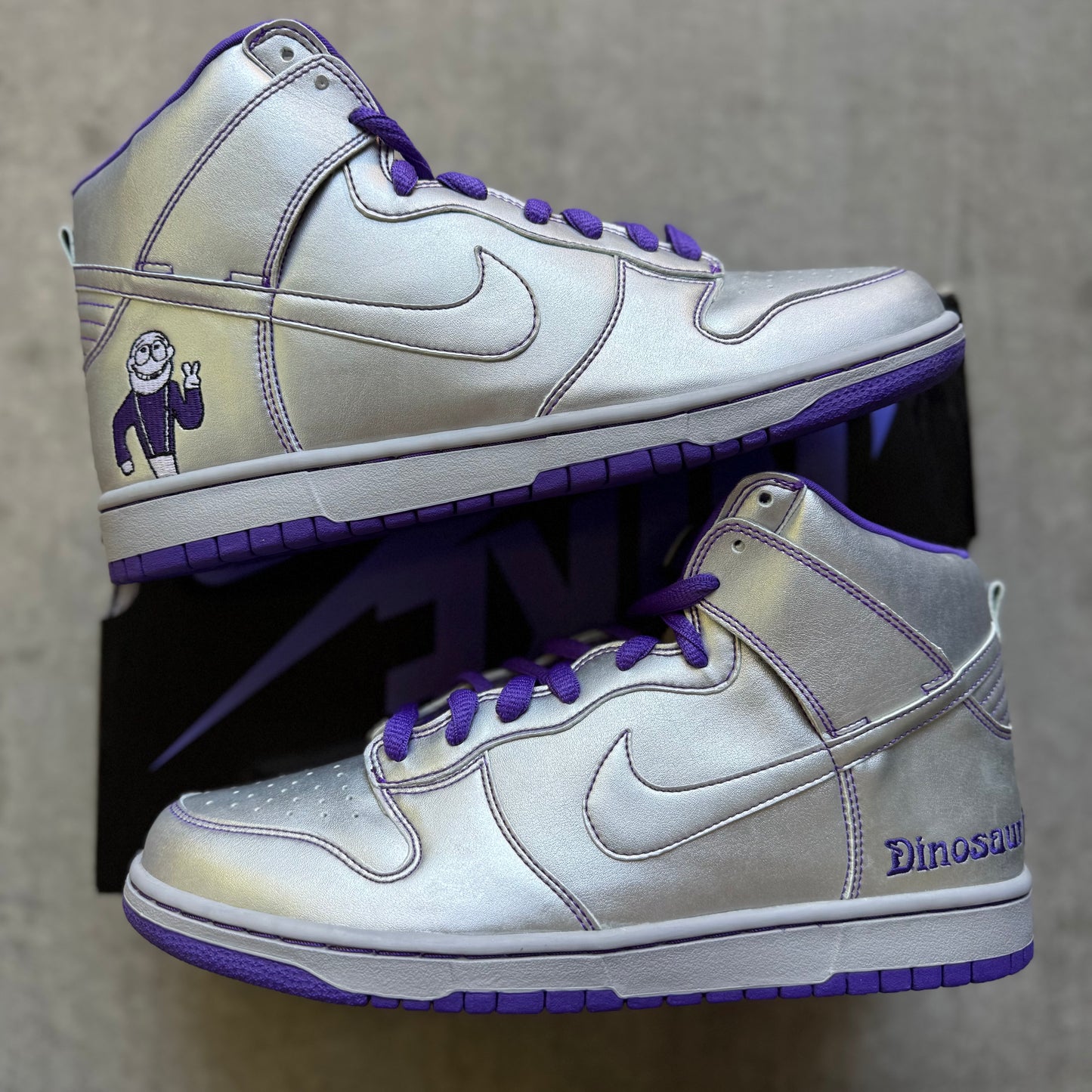 Size 10.5 - 2007 Nike Dunk SB High "Dinosaur Jr"