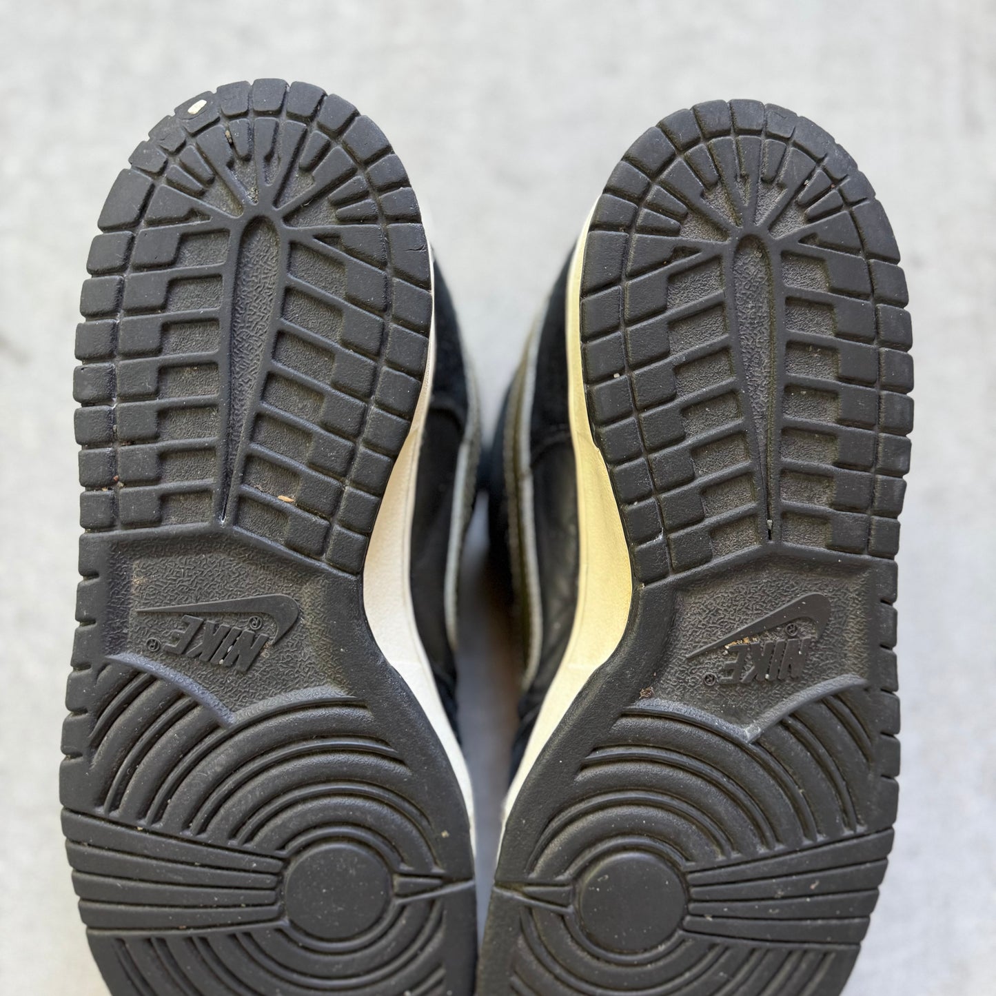 Size 9 - 2003 Nike Dunk SB Low "Takashi"