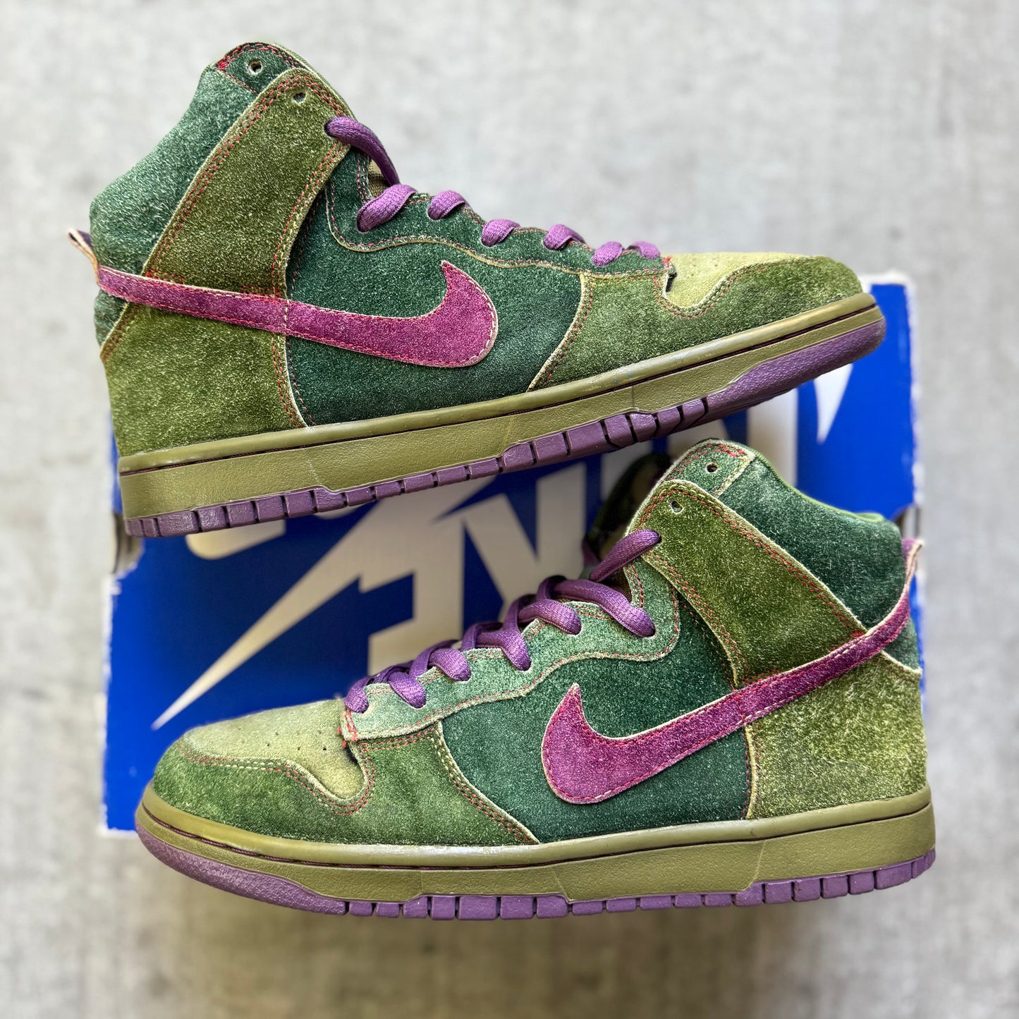 Size 9 - 2010 Nike Dunk SB High "Skunk"