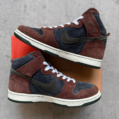Size 9.5 - 2002 Nike Dunk SB High “Paul Brown”