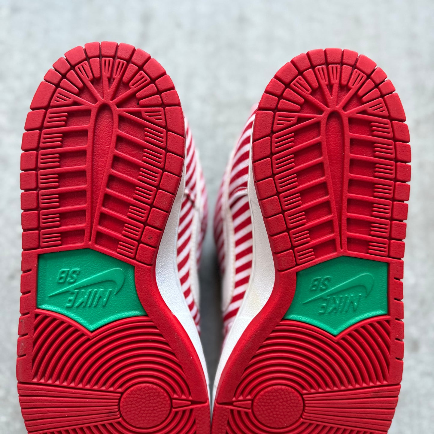 Size 9 - 2015 Nike Dunk SB Low “Candy Cane”