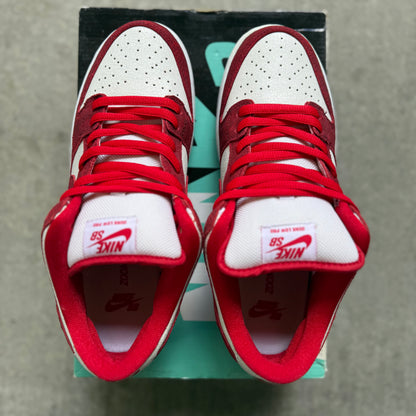 Size 9.5 - 2014 Nike Dunk SB Low “Valentine’s Day”
