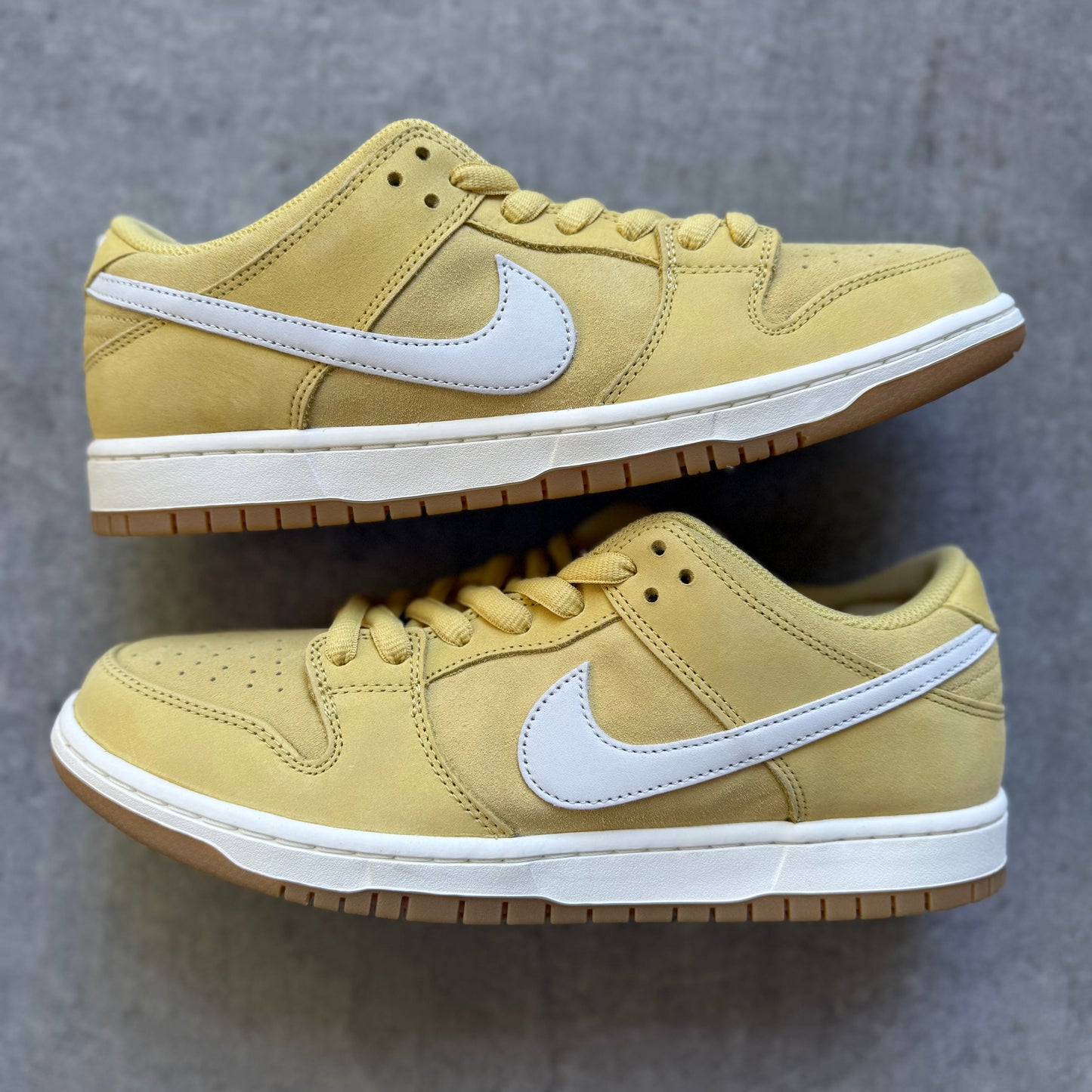 Size 10.5 - 2025 Nike Dunk SB Low “Saturn Gold”