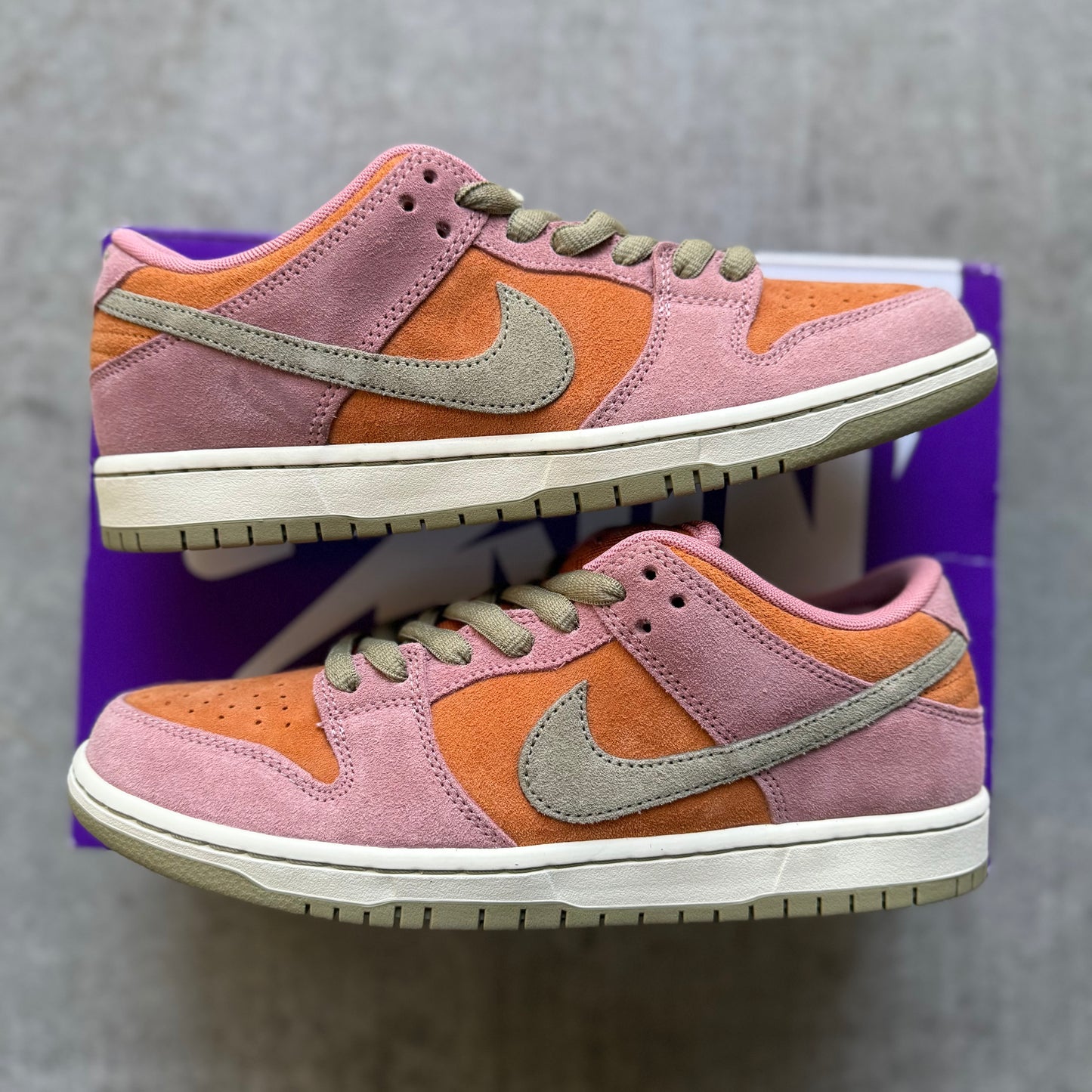 Size 9.5 - 2025 Nike Dunk SB Low “Starburst”