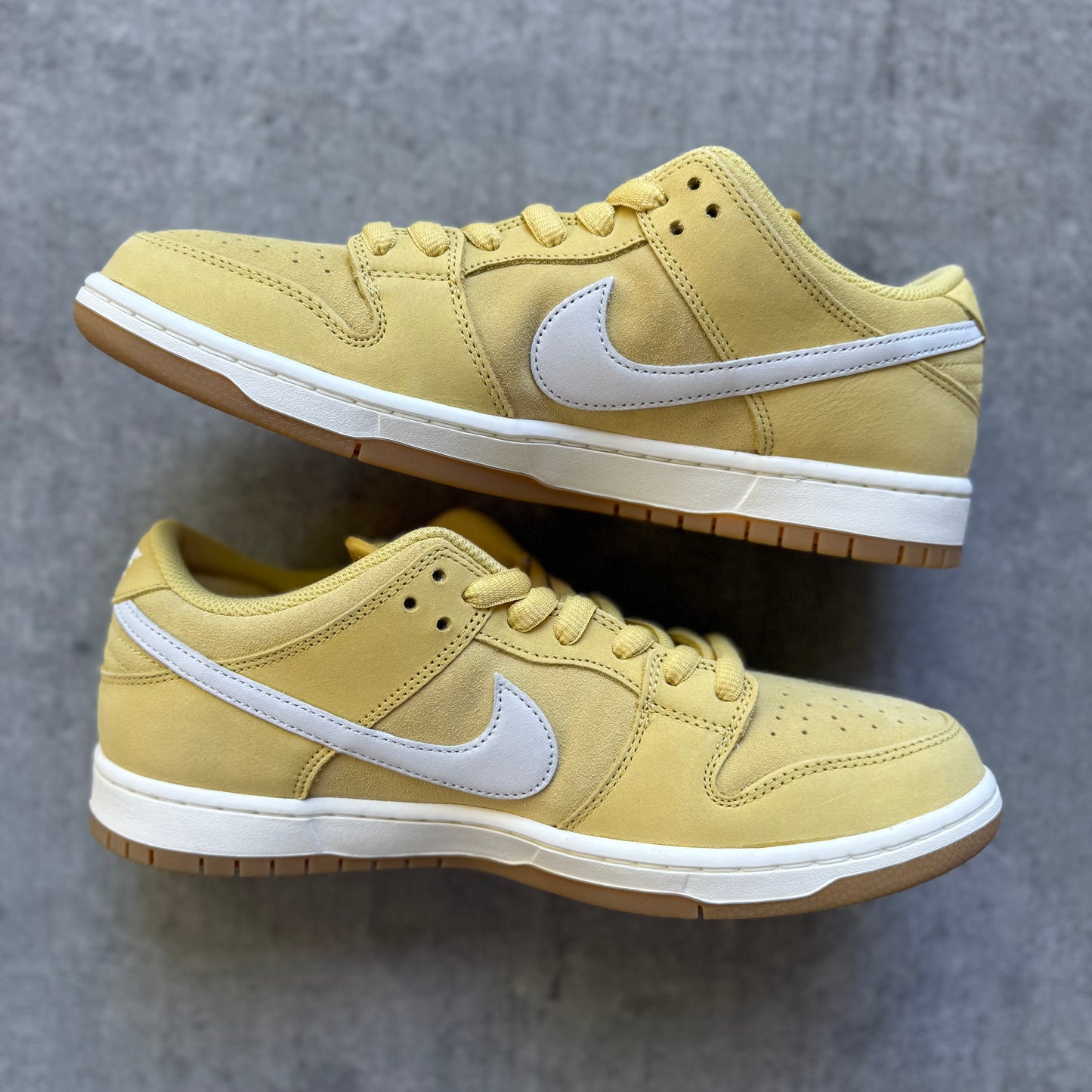 Size 10.5 - 2025 Nike Dunk SB Low “Saturn Gold”