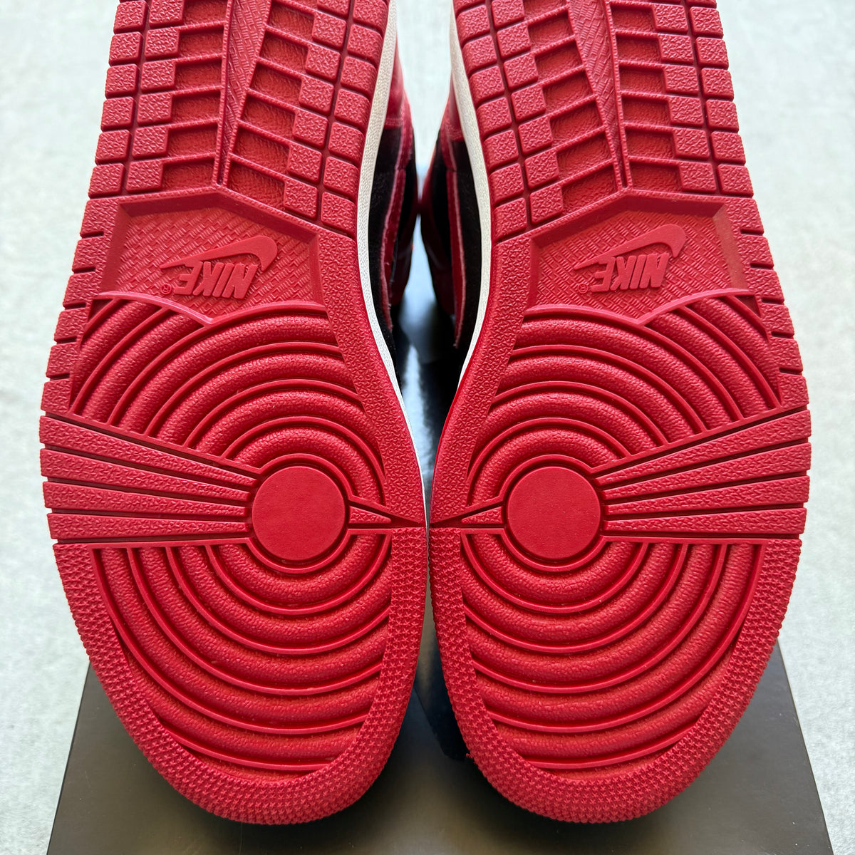 Size 9 - 2011 Nike Air Jordan 1 High “Banned”