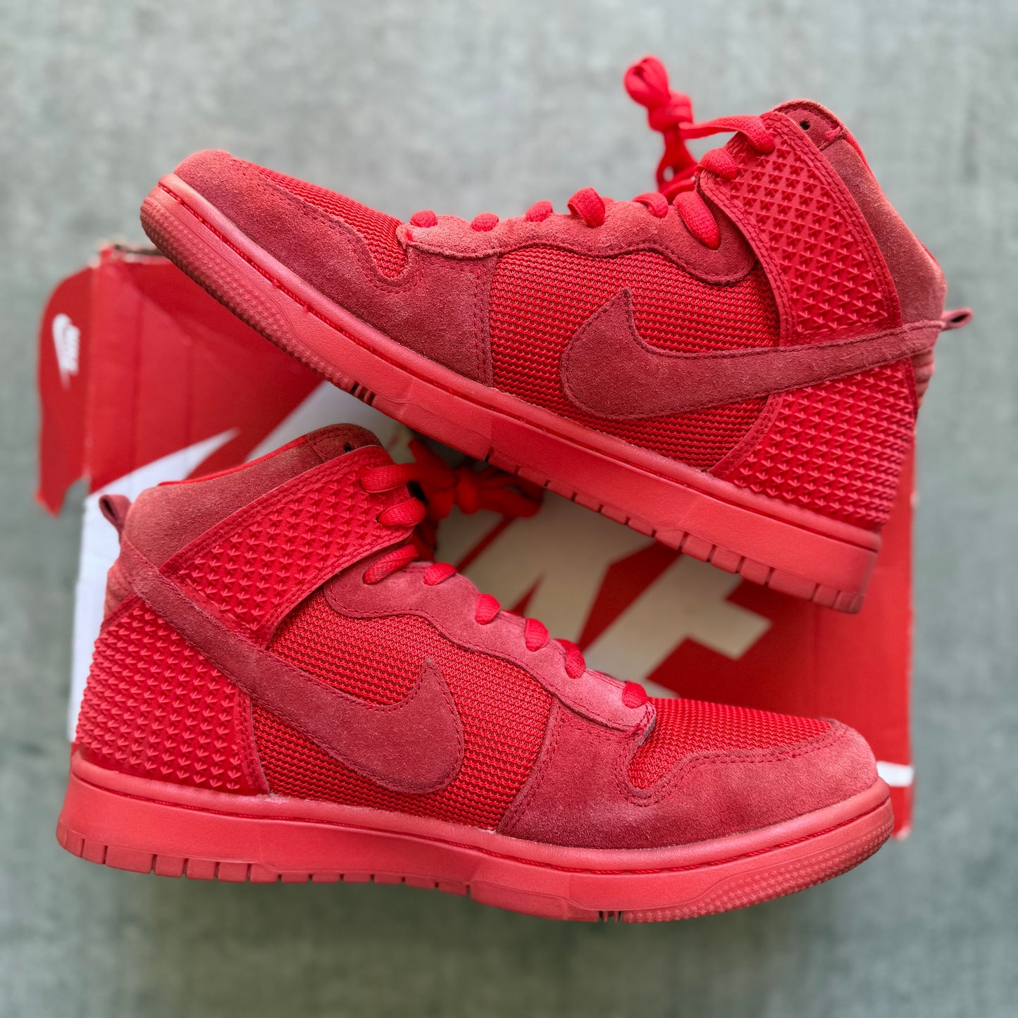 Size 9 - 2015 Nike Dunk High CMFT “Red October”
