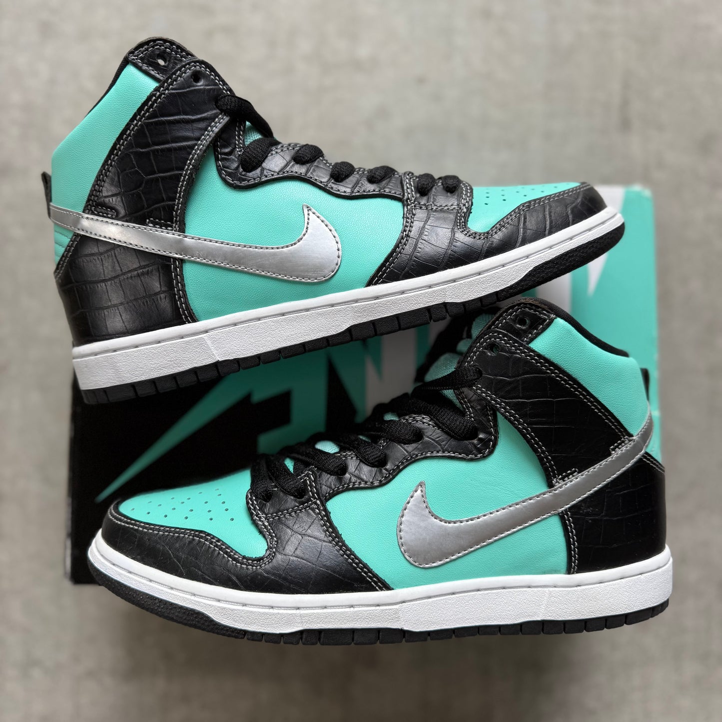 Size 9 - 2014 Diamond Supply Co. x Nike Dunk SB High “Tiffany”