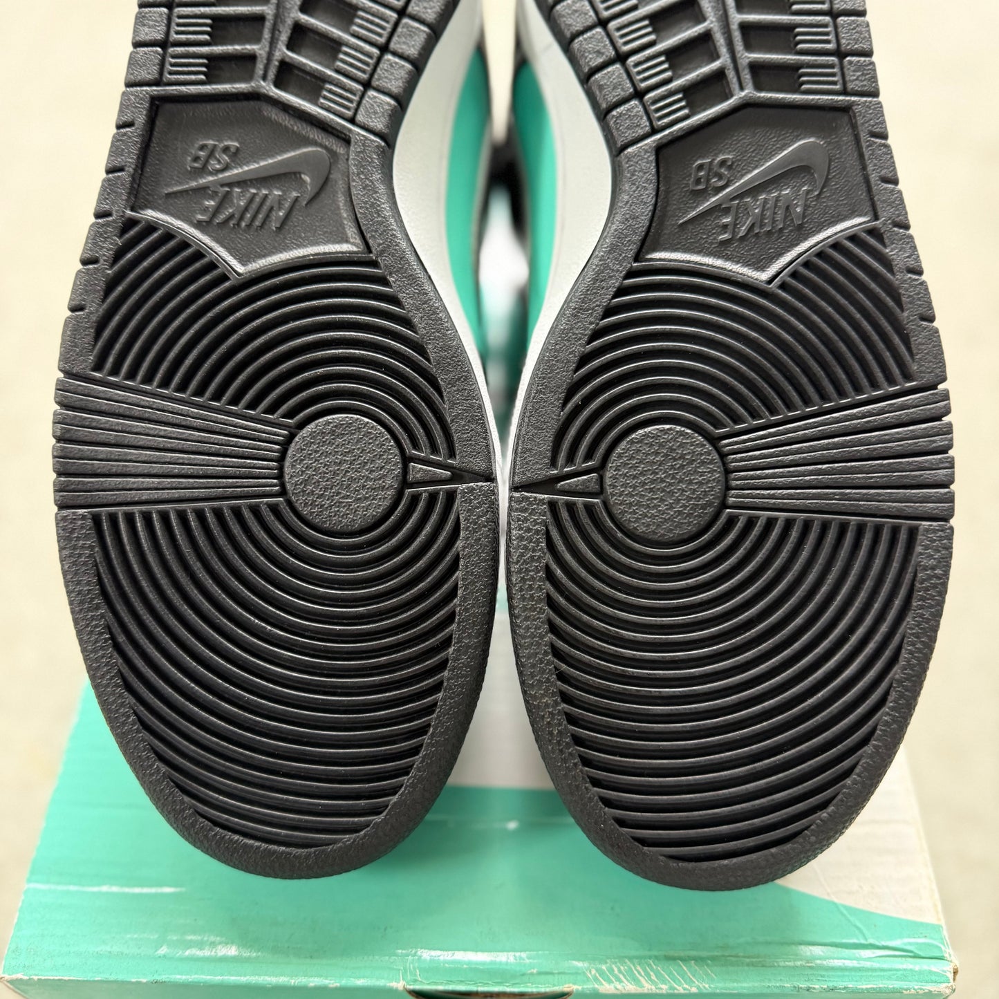 Size 11 - 2014 Diamond Supply Co. x Nike Dunk SB High “Tiffany”