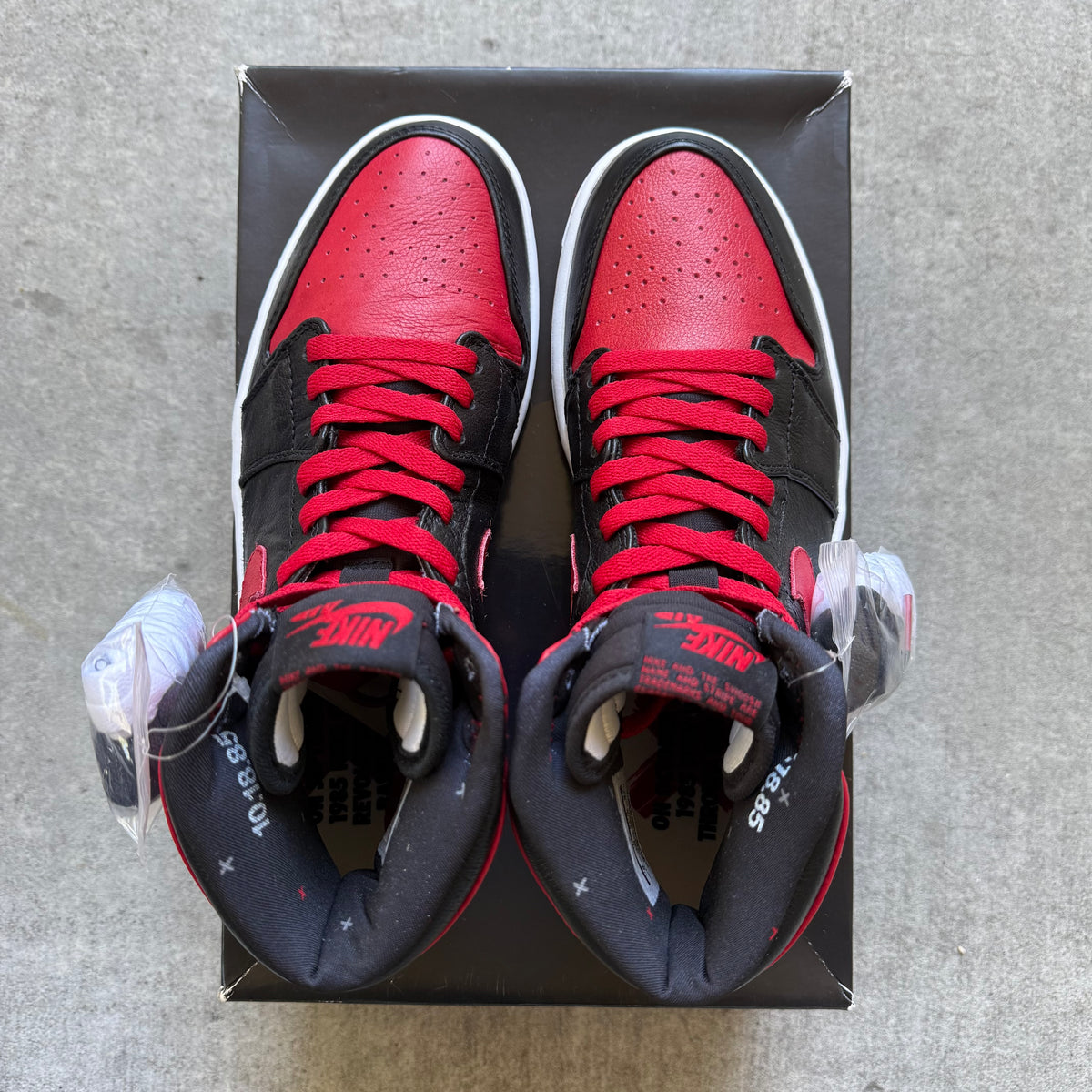 Size 9 - 2011 Nike Air Jordan 1 High “Banned”