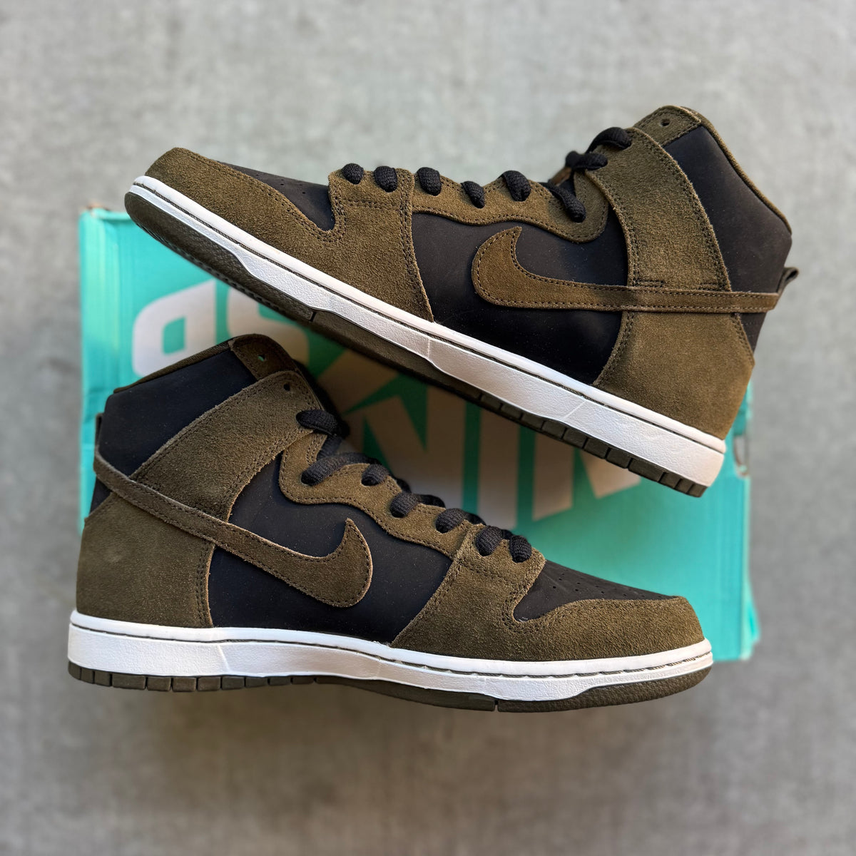 Size 11 - 2017 Nike Dunk Sb High “Loden”