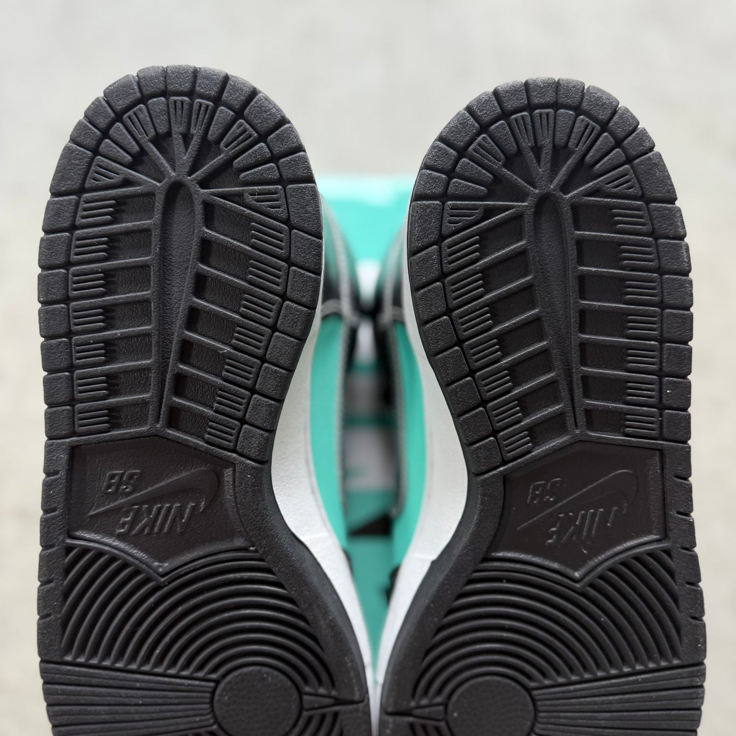 Size 9 - 2014 Diamond Supply Co. x Nike Dunk SB High “Tiffany”