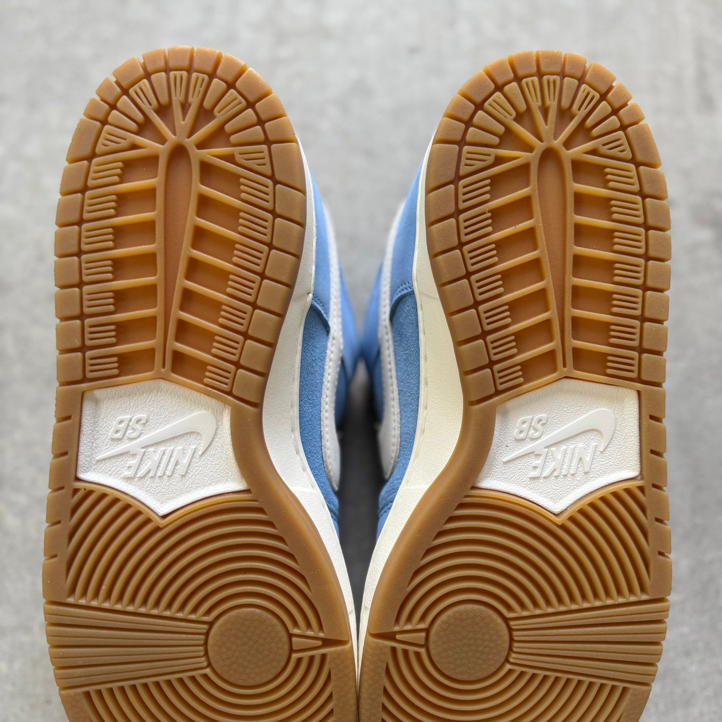 Size 9 - 2025 Nike Dunk SB Low “UNC Blue Gum”