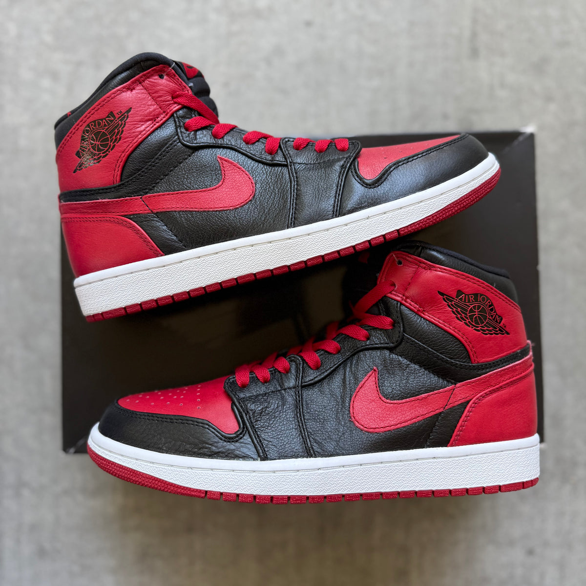 Size 9 - 2011 Nike Air Jordan 1 High “Banned”