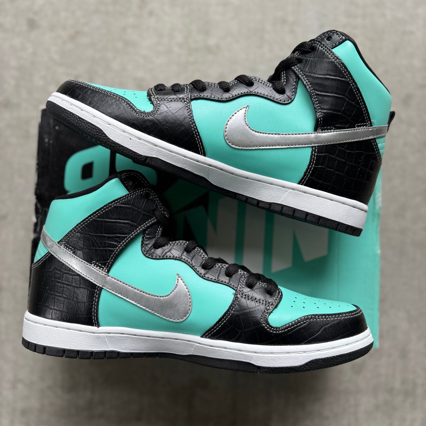 Size 11 - 2014 Diamond Supply Co. x Nike Dunk SB High “Tiffany”