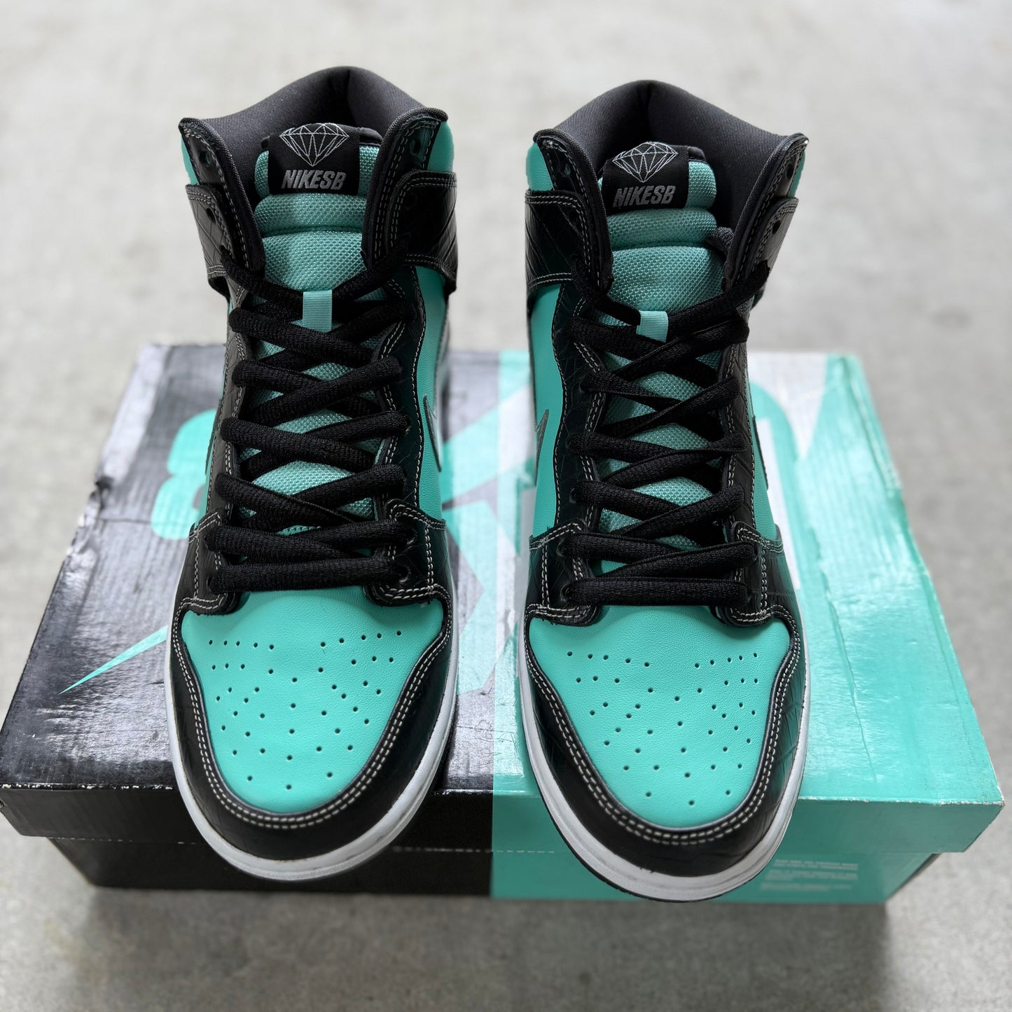 Size 11 - 2014 Diamond Supply Co. x Nike Dunk SB High “Tiffany”