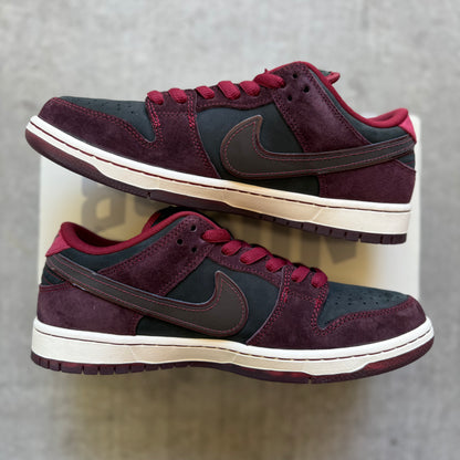 Size 9 - Riot Skateshop x Nike Dunk SB Low
