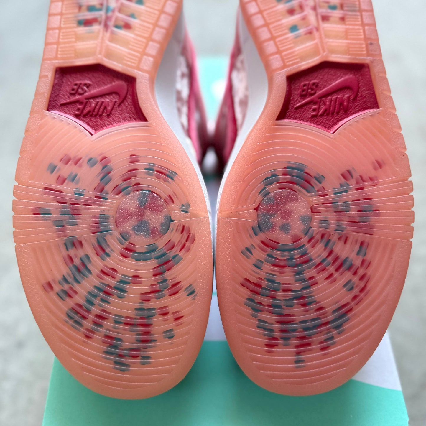 Size 9.5 - 2020 Strangelove Skateboards x Nike Dunk SB Low “Valentine’s Day”