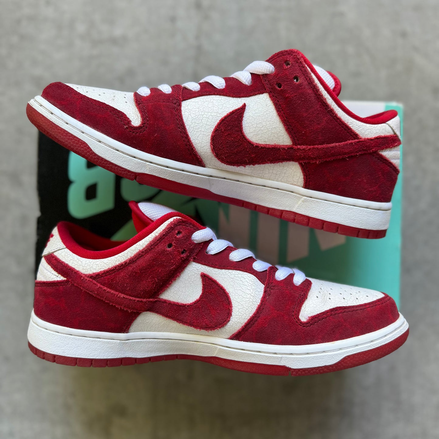 Size 10 - 2014 Nike Dunk SB Low “Valentine’s Day”