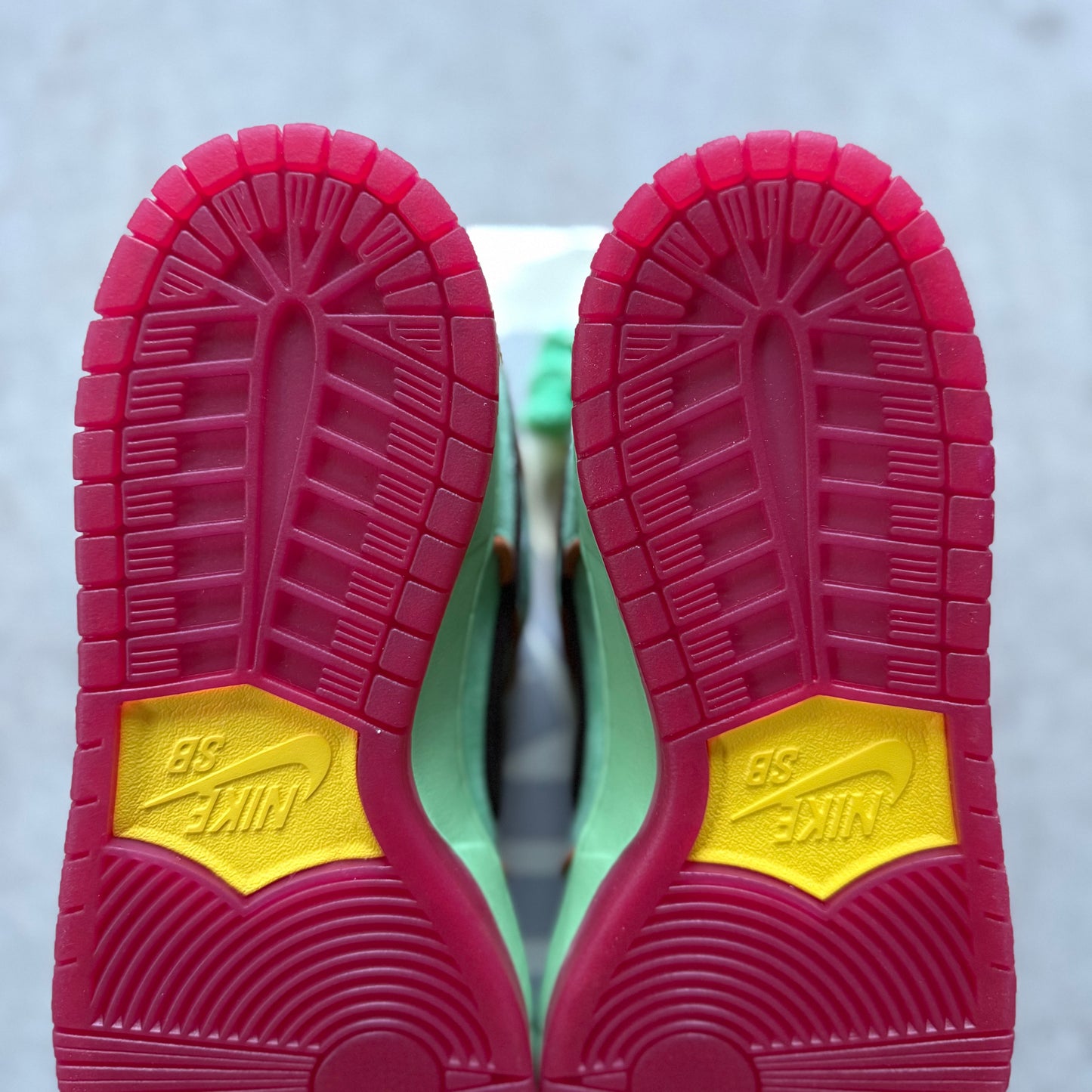 Size 9.5 - 2025 Nike Dunk SB Low “Rodeo Tourmaline”