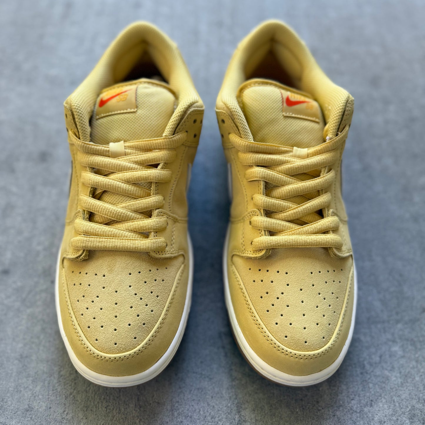 Size 10.5 - 2025 Nike Dunk SB Low “Saturn Gold”