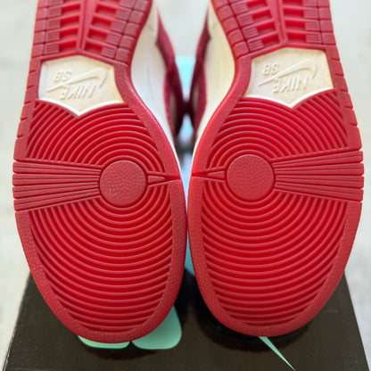 Size 10 - 2014 Nike Dunk SB Low “Valentine’s Day”