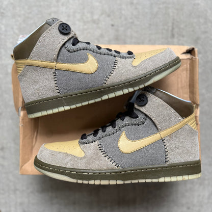 Size 11.5 - 2009 Nike Dunk SB High “Coraline”