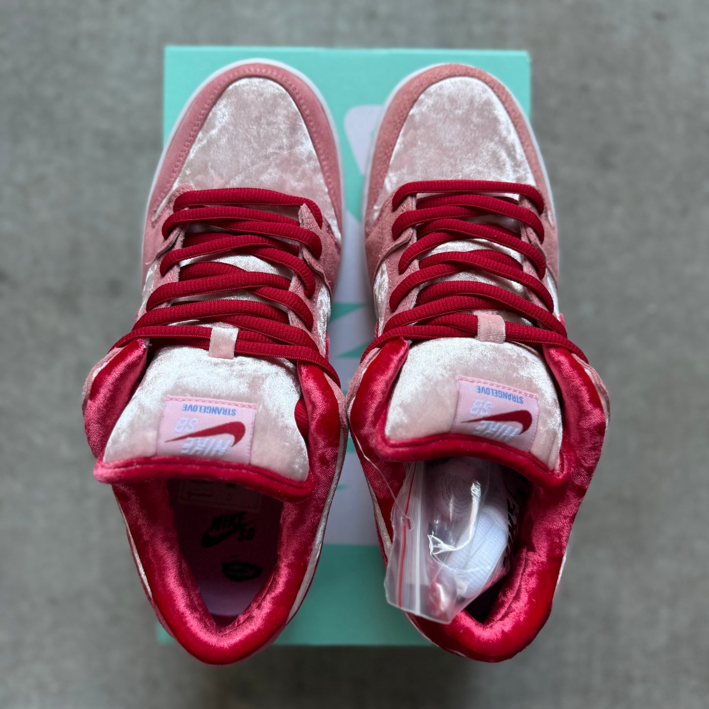 Size 9.5 - 2020 Strangelove Skateboards x Nike Dunk SB Low “Valentine’s Day”