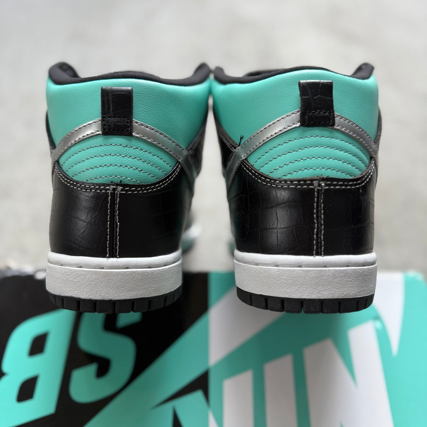 Size 9 - 2014 Diamond Supply Co. x Nike Dunk SB High “Tiffany”
