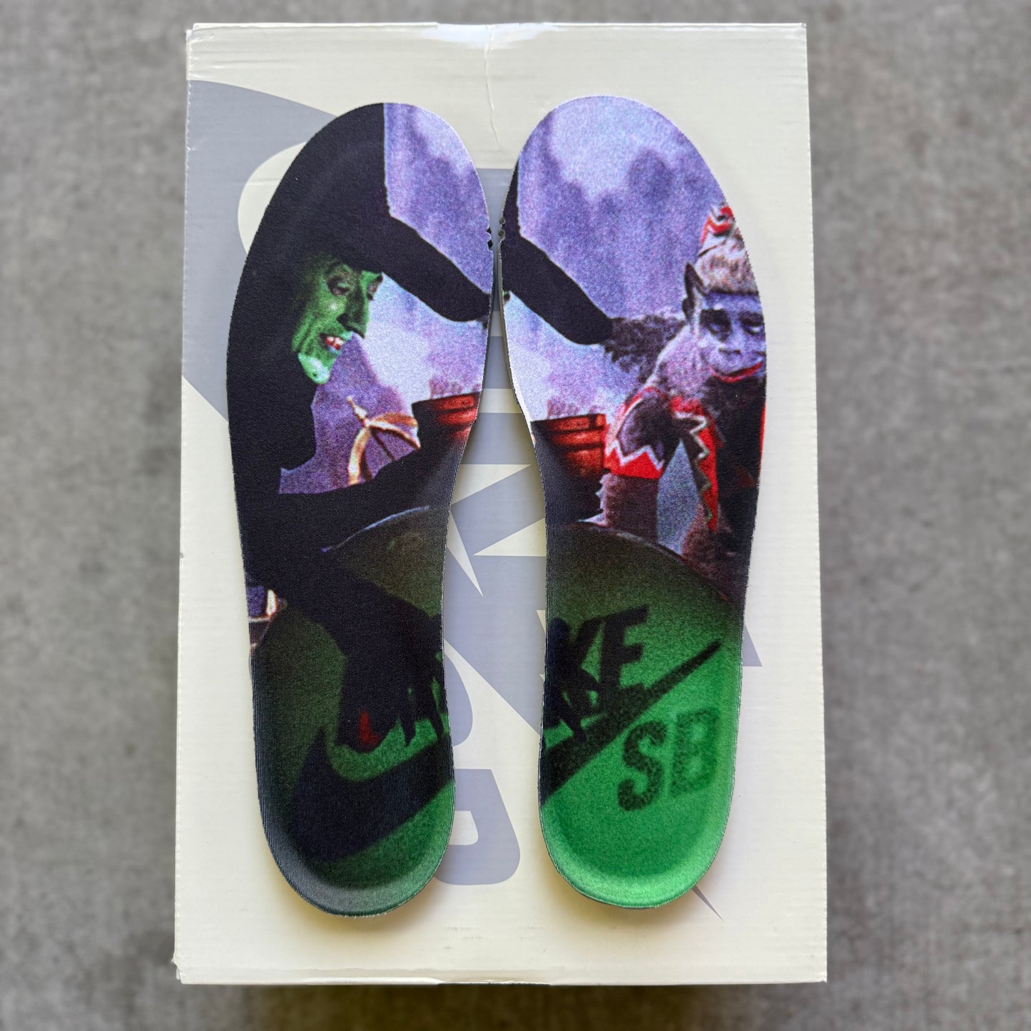 2024 Wizard of Oz x Nike Dunk SB “Poppy Field”