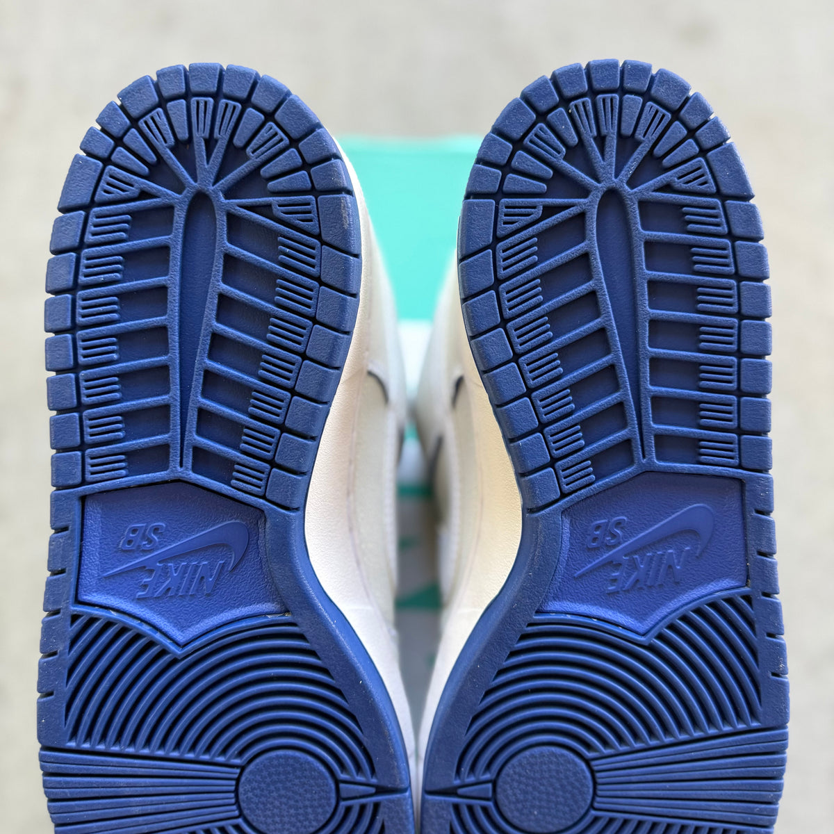 Size 9 - 2019 Nike Dunk SB Low “Cracked Leather”