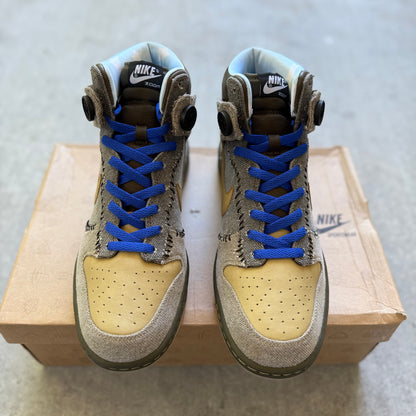 Size 11 - 2009 Nike Dunk High “Coraline”