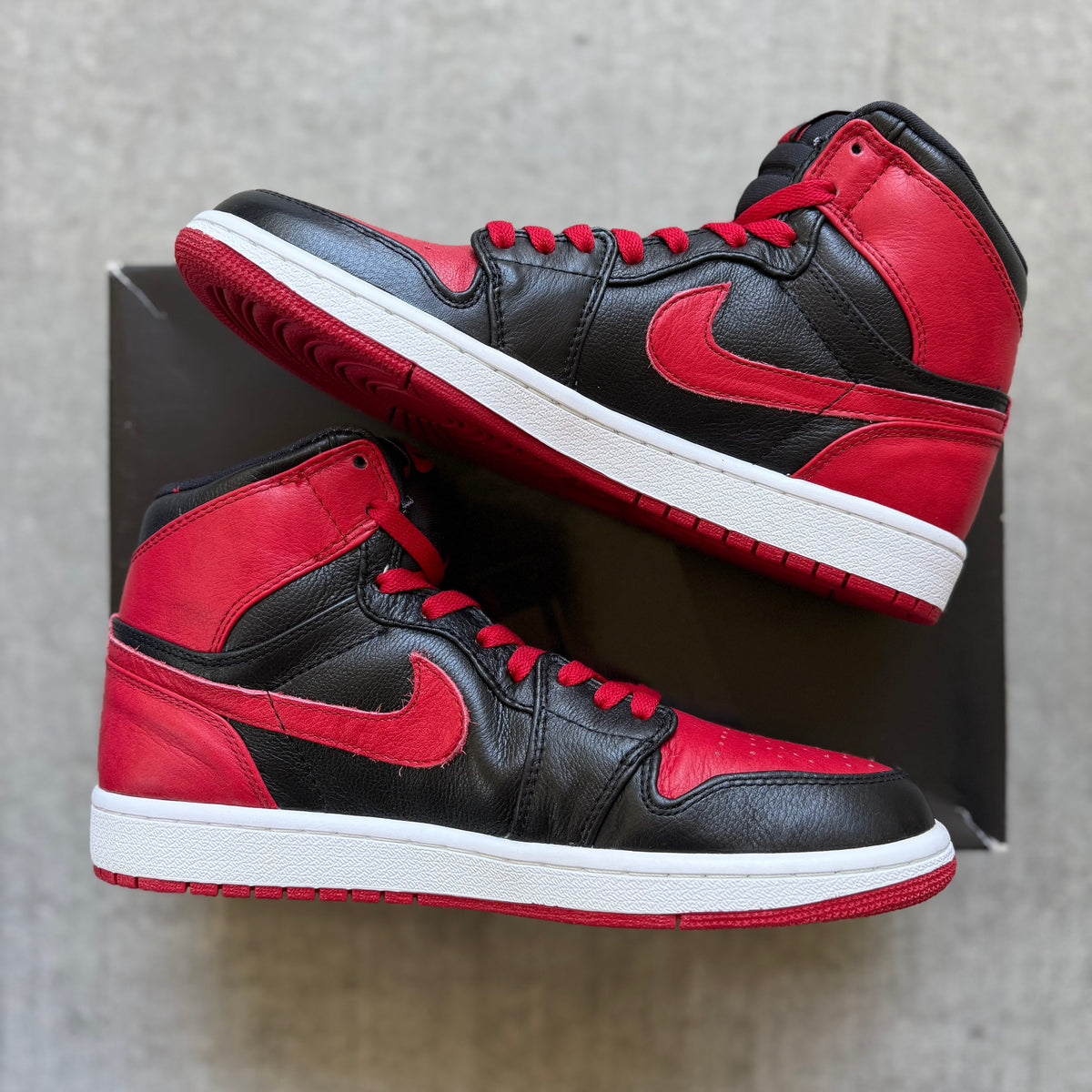 Size 9 - 2011 Nike Air Jordan 1 High “Banned”
