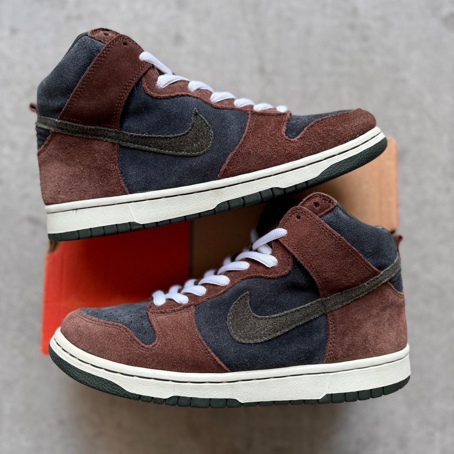 Size 9.5 - 2002 Nike Dunk SB High “Paul Brown”