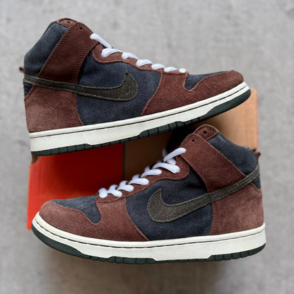 Size 9.5 - 2002 Nike Dunk SB High “Paul Brown”