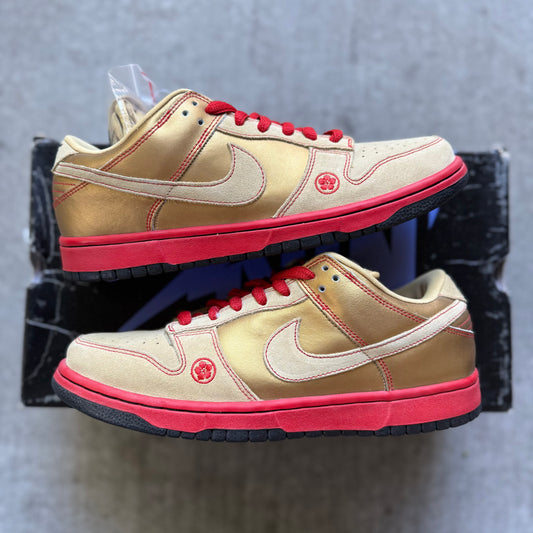 Size 9.5 - 2007 Nike Dunk SB Low “Money Cat”
