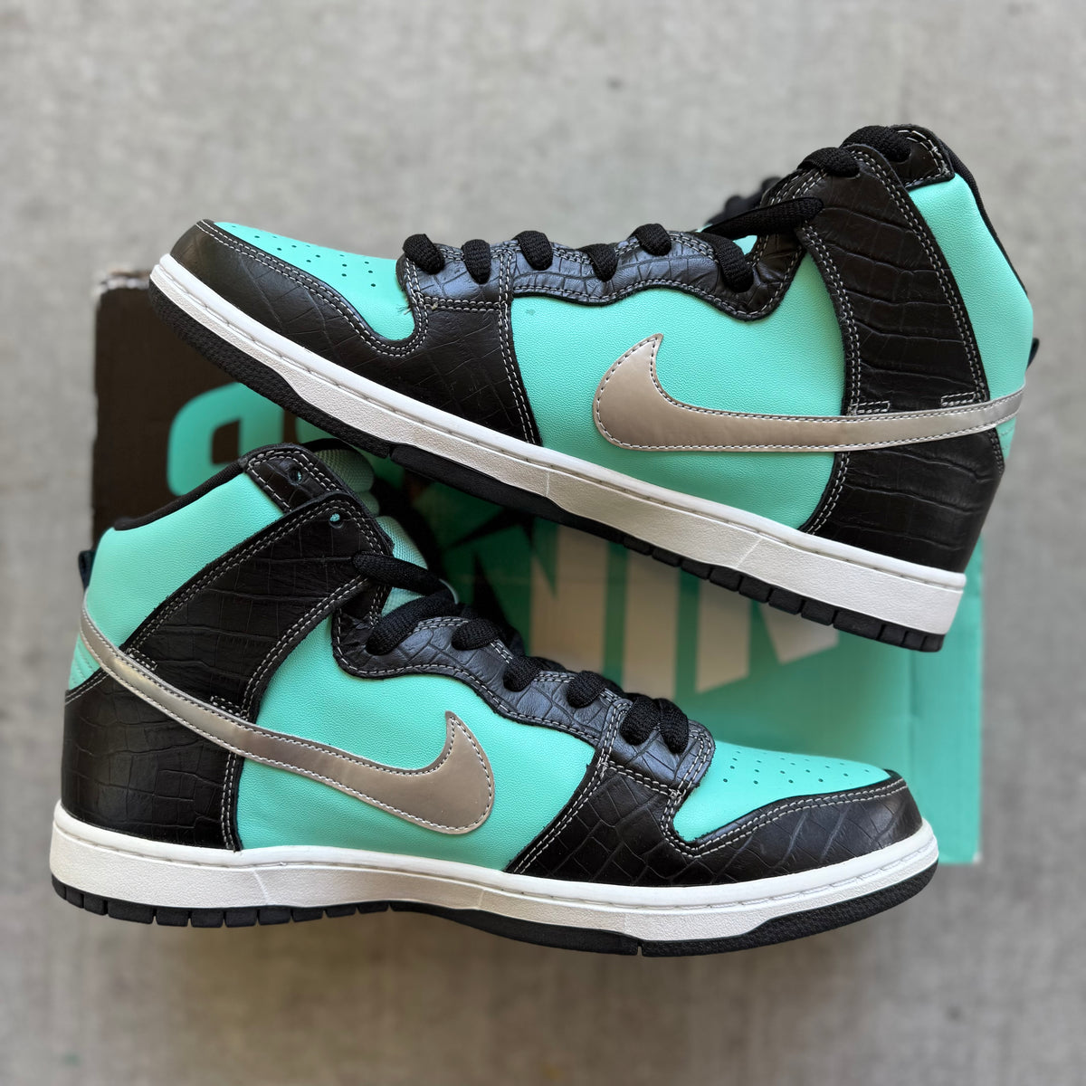 Size 13 - 2014 Diamond Supply Co. x Nike Dunk SB High “Tiffany”