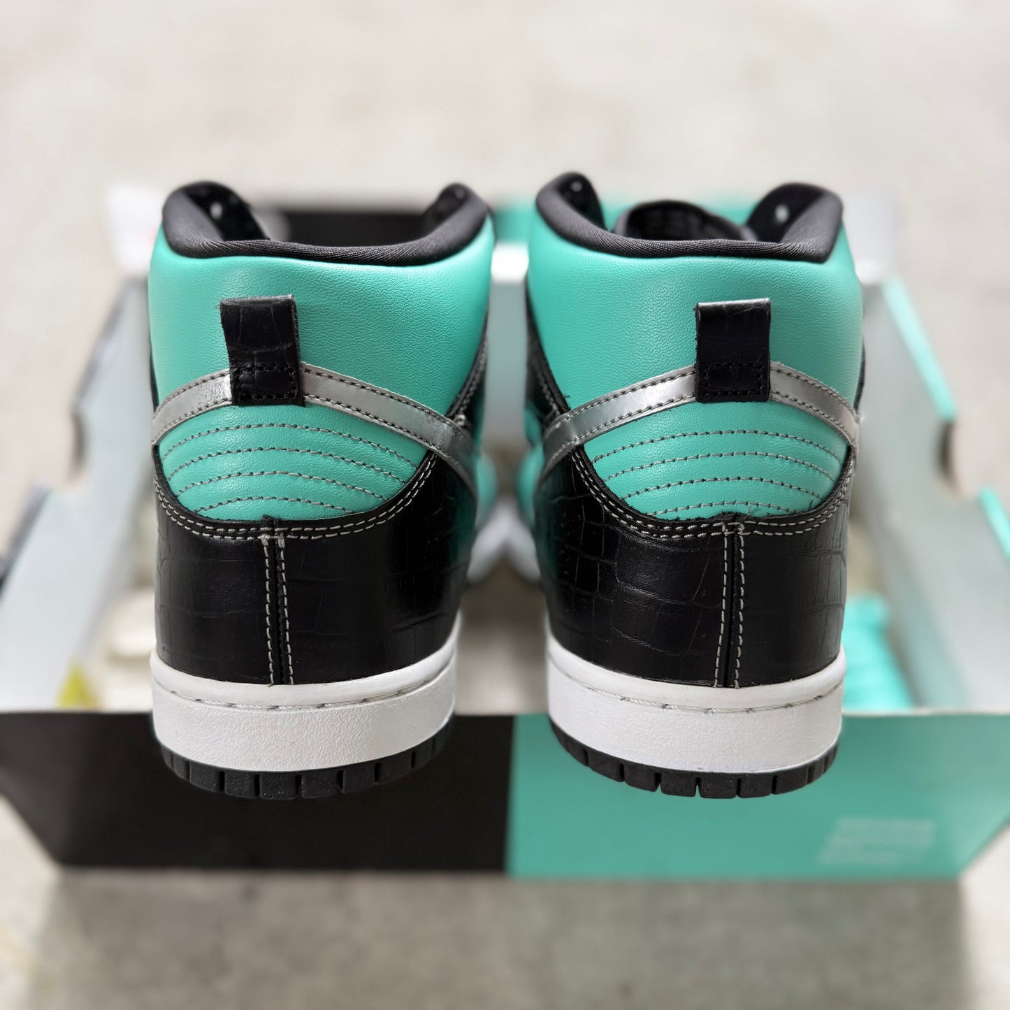Size 11 - 2014 Diamond Supply Co. x Nike Dunk SB High “Tiffany”