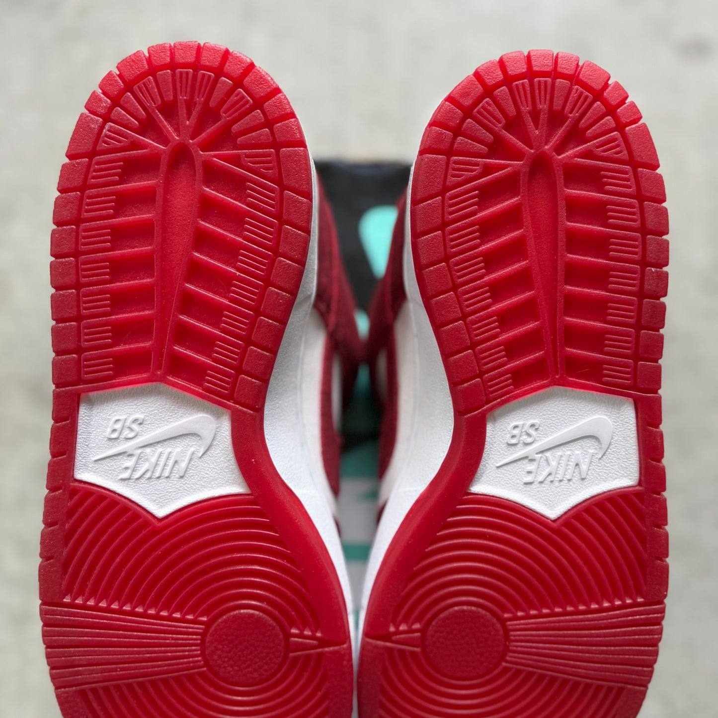 Size 9.5 - 2014 Nike Dunk SB Low “Valentine’s Day”