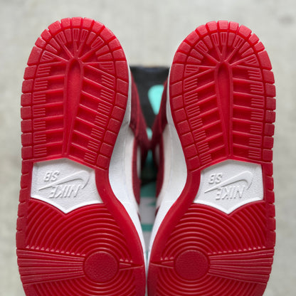 Size 9.5 - 2014 Nike Dunk SB Low “Valentine’s Day”