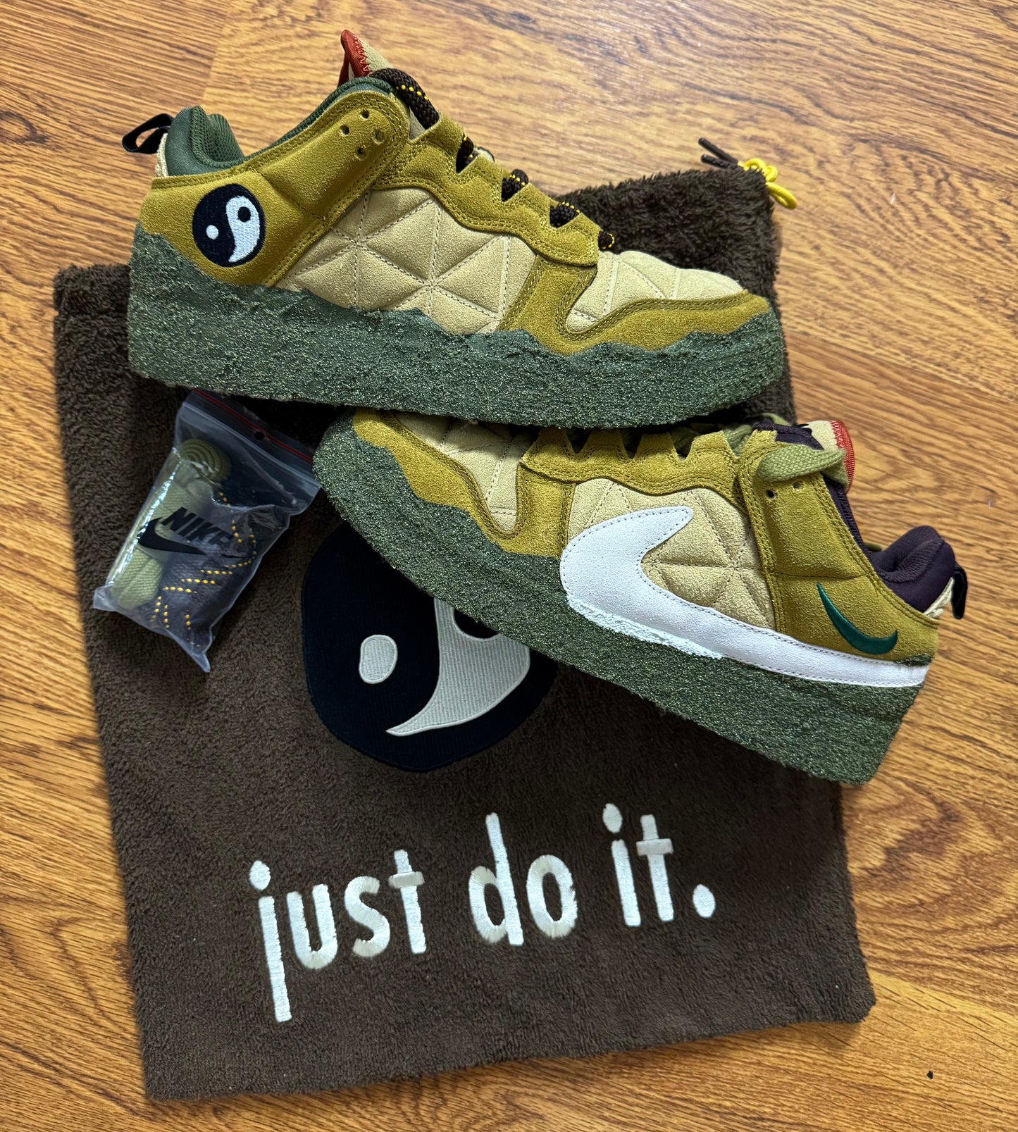 2022 CPFM x Nike Flea 1 “Desert Moss”