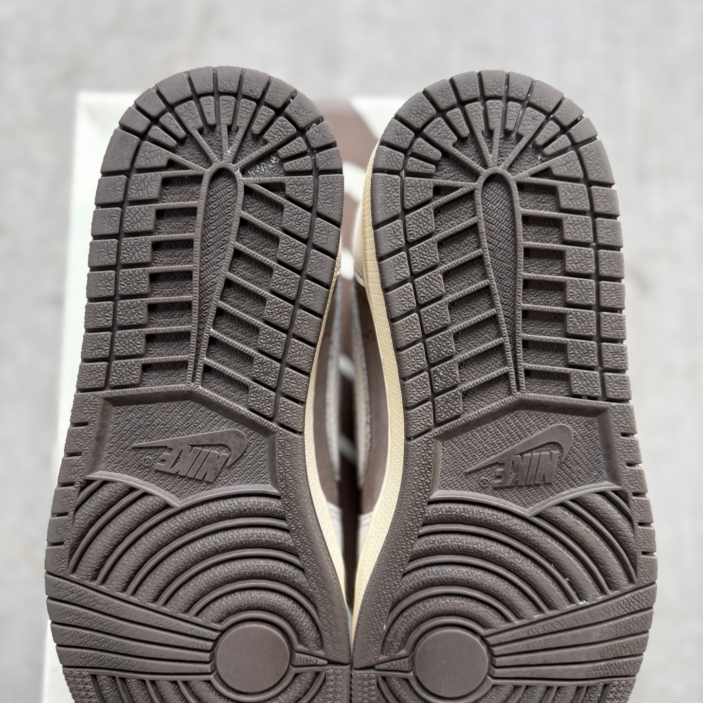 Size 8.5 - 2020 Travis Scott x Nike Air Jordan 1 Low “Reverse Mocha”