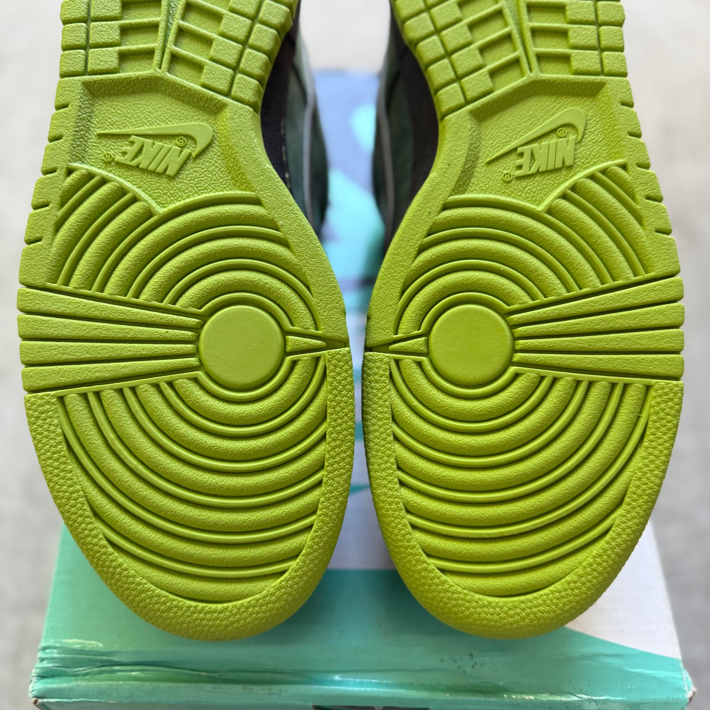 Size 9.5 - 2018 Concepts x Nike Dunk SB Low “Green Lobster”